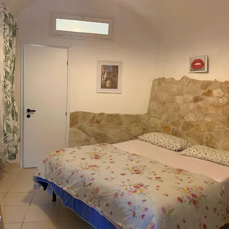 Charming Old Town House باري